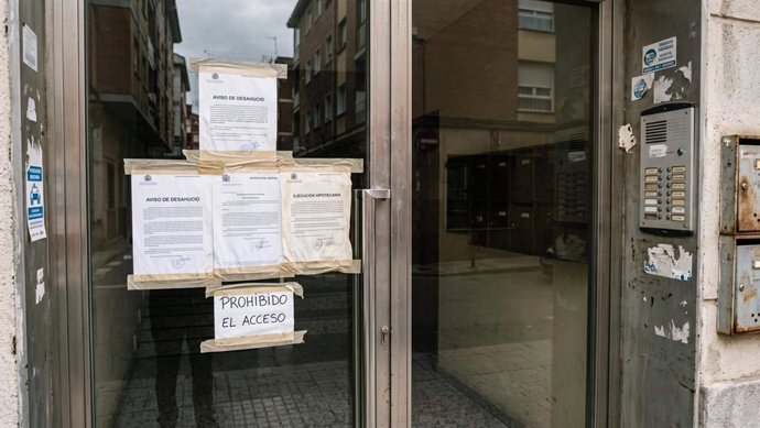 El stock de vivienda bloqueada en España se dispara en pleno déficit de 750.000 inmuebles