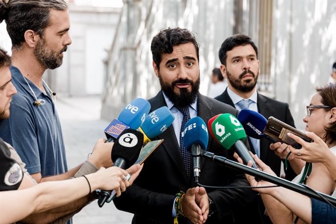 Archivo - El eurodiputado y líder de Se Acabó La Fiesta (SALF), Luis 'Alvise' Pérez, atiende a los medios de comunicación tras declarar en el Tribunal Supremo, a 20 de junio, en Madrid (España). Alvise está citado para prestar declaración voluntaria ante 