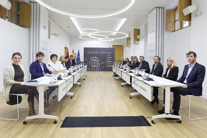 Reunión de la parte navarra de la Junta de Transferencias.