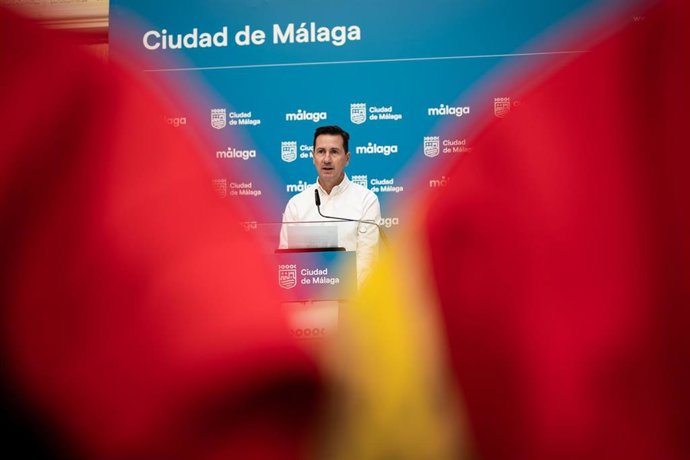El director general de juventud, Fernando Leguina, en rueda de prensa.