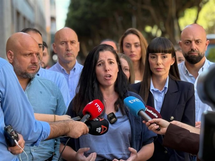 La portavoz nacional de Emergencia Demográfica y Políticas Sociales de Vox, Rocío de Meer, atiende a los medios.