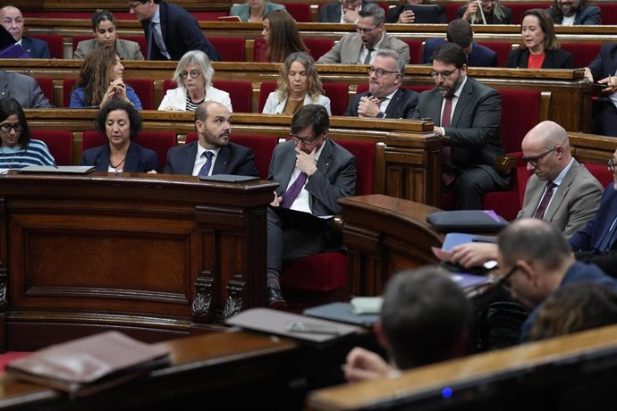 El president de la Generalitat de Catalunya, Salvador Illa, durante una sesión plenaria, en el Parlament de Catalunya, a 21 de octubre de 2026, en Barcelona, Catalunya (España). 