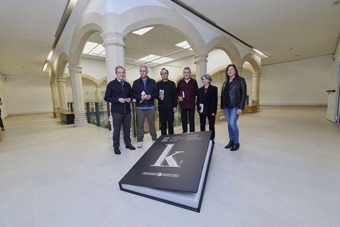 Matias Mujika Franco de Medinacelik eta Jon Gerediagak irabazi dituzte literatur itzulpen eta saiakerako Euskadi Sariak