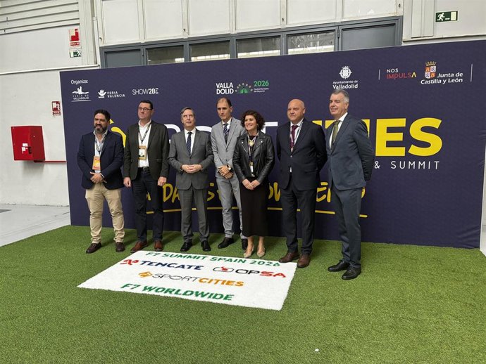 Foto de familia de la inauguración de Sportcities.
