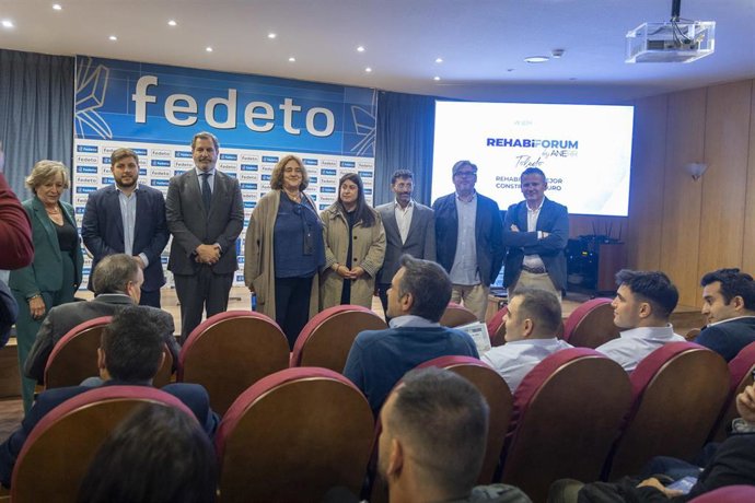 El consejero de Fomento, Nacho Hernando, ha inaugurado REHABIFORUM organizado por la Asociación Nacional de Empresas de Rehabilitación y Reforma (ANERR).