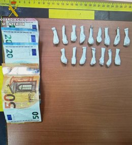 Droga y dinero intervenido a un detenido en Conil.