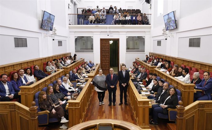 Pleno en las Cortes por el Día Internacional para la erradicación de la pobreza