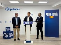 Velázquez resta importancia a su enfrentamiento con Tolón: "Lo importante sería enfrentarnos en las municipales"