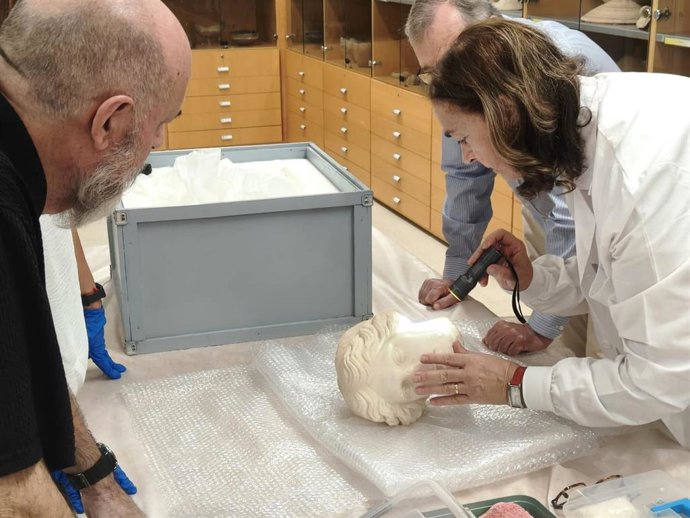 Estudian el origen del mármol de la Venus de Alicante