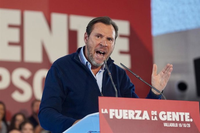 El ministro de Transportes y Movilidad Sostenible, Óscar Puente, durante un acto político de precampaña, en la Cúpula del Milenio, a 19 de octubre de 2026, en Valladolid, Castilla y León (España). 