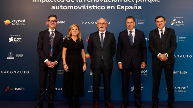 Presentación del estudio sobre el 'Impacto de la renovación del parque móvil en España en las emisiones, en la seguridad vial y en la economía'