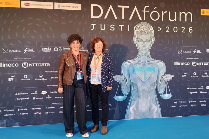 La consejera de Interior, Función Pública y Justicia, Inma Jurío y la directora general de Justicia, Maite Arenaza en DATAforum.