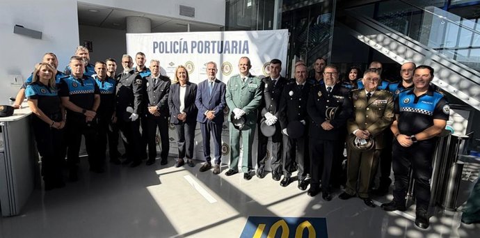 La Autoridad Portuaria de Motril celebra por primera vez el Día de la Policía Portuaria y distingue la trayectoria profesional de sus agentes