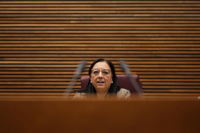 Archivo - La presidenta de Les Corts Valencianes, Llanos Massó, durante un debate
