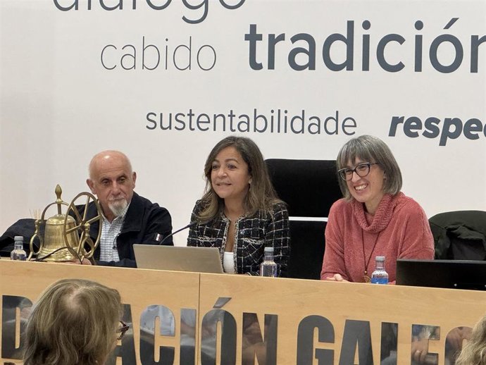 La conselleira do Mar, Marta Villaverde, en la sede de las cofradías gallegas