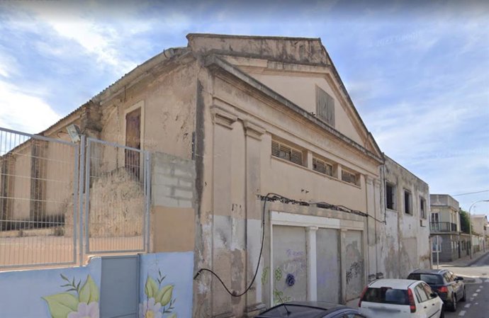 Archivo - Edificio del antiguo Cine Iris.