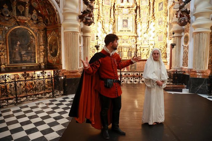 Los protagonistas del drama de Zorilla durante la presentación del ciclo de representaciones teatrales de 'Don Juan Tenorio'.