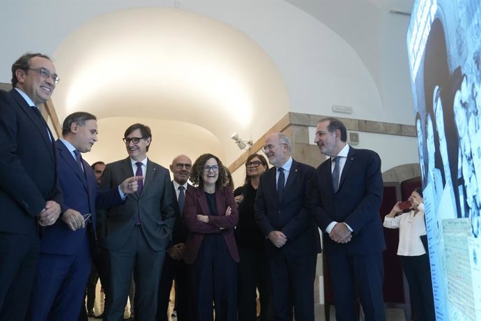 El president de la Generalitat, Salvador Illa, i el president del Parlament, Josep Rull, en la inauguració
