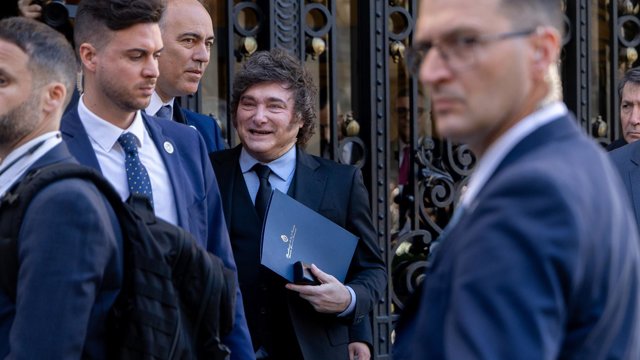 El presidente de la República Argentina, Javier Milei, participa en un desayuno informativo de Fórum Europa, en el Real Casino Gran Círculo de Madrid, a 21 de octubre de 2026, en Madrid (España).
