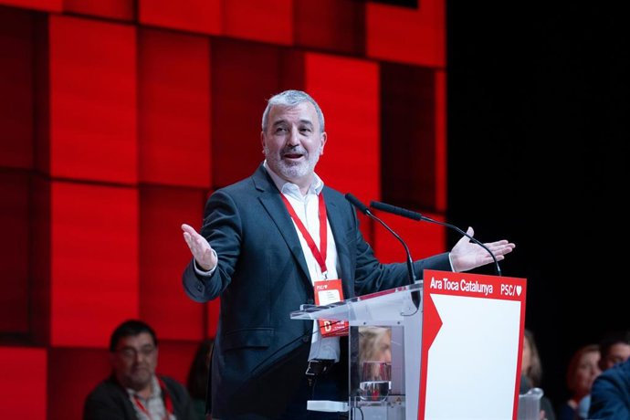 Archivo - El alcalde de Barcelona, Jaume Collboni, interviene durante la apertura del 15 Congreso del PSC