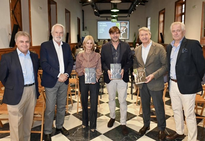La alcaldesa de Jerez de la Frontera (Cádiz), María José García-Pelayo, en la presentación del libro del chef Javier Muñoz, 'Cocina con Jerez',