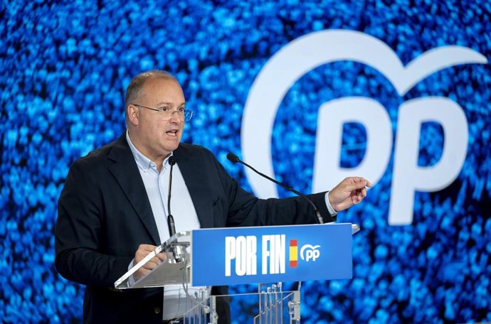 El secretario general y director de campaña del Partido Popular, Miguel Tellado, durante una rueda de prensa, en la sede del PP, a 9 de octubre de 2026, en Madrid (España). 