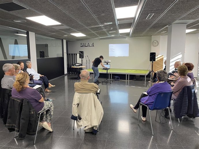 Un dels tallers contra la ciberdelinqüència