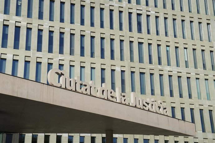 Archivo - Fachada de la Ciutat de la Justícia de Barcelona, a 1 de diciembre de 2025, en Barcelona, Catalunya (España).