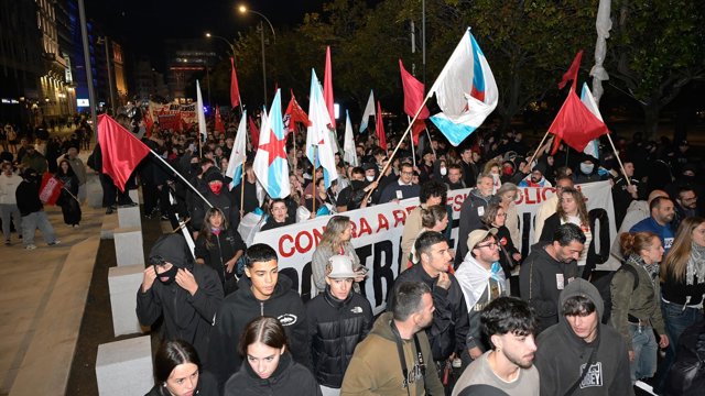 Sobre 2.000 personas se manifiestan contra la represión policial sufrida en los últimos días, a 21 de octubre de 2026, en A Coruña