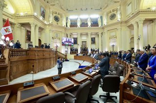 Perú.- Senadores debaten posiciones sobre delegación de facultades legislativas