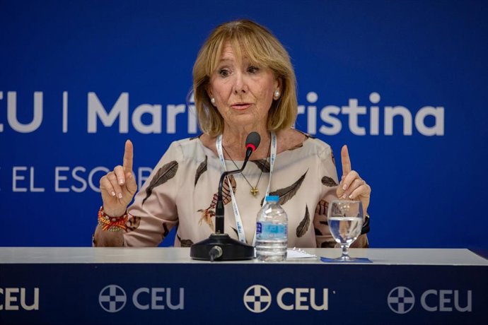 Archivo - La expresidenta de la Comunidad de Madrid, Esperanza Aguirre.