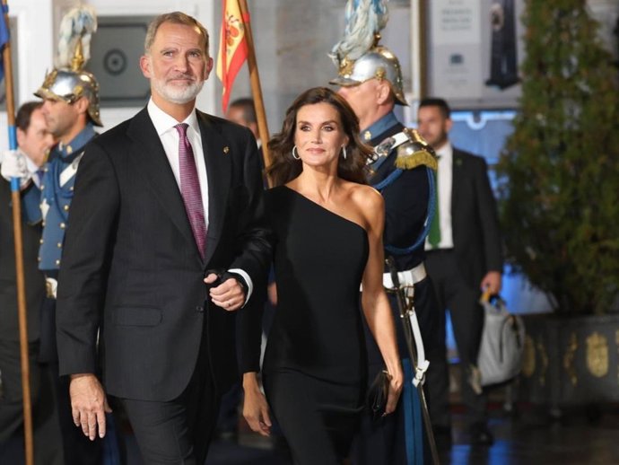 Los 6 looks de la reina Letizia en los Premios Princesa de Asturias que anticipan su próximo estilismo