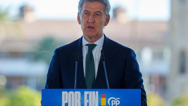 El presidente del PP, Alberto Núñez Feijóo, interviene en el acto público de precampaña sobre vivienda celebrado en Sevilla. A 21 de octubre de 2026 en Sevilla, Andalucía (España).