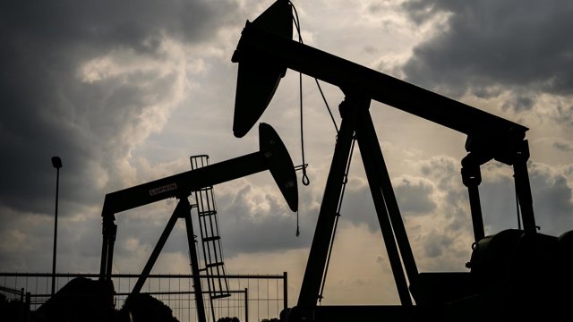 Archivo - Extracción de petróleo