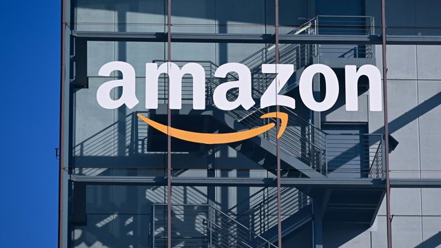 Archivo - Logo de Amazon, en la fachada de su sede en Alemania. A 30 de enero de 2026, en Bavaria, Múnich.
