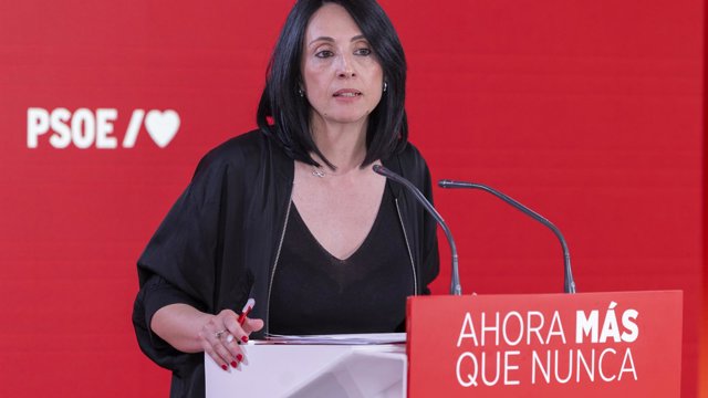 Archivo - La secretaria de Organziación del PSOE, Rebeca Torró, en una rueda de prensa tras la Ejecutiva Federal en Ferraz.