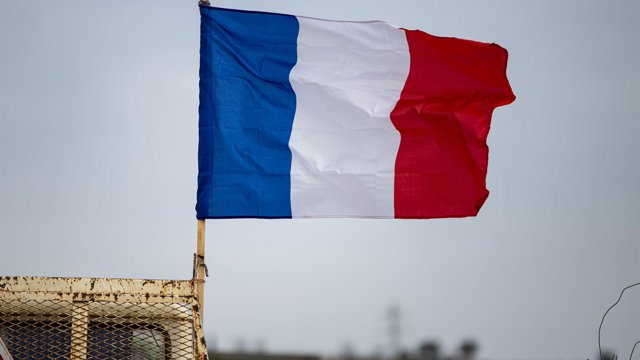 Archivo - Una bandera de Francia.