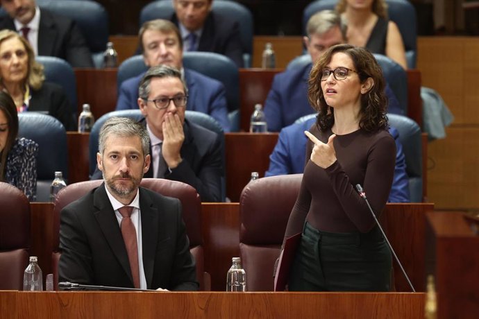La presidenta de la Comunidad de Madrid, Isabel Díaz Ayuso,  durante el pleno de la Asamblea de Madrid