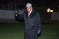 Trump afirma que "no hay negociaciones" con Irán y adelanta que "algo" pasará "relativamente pronto"