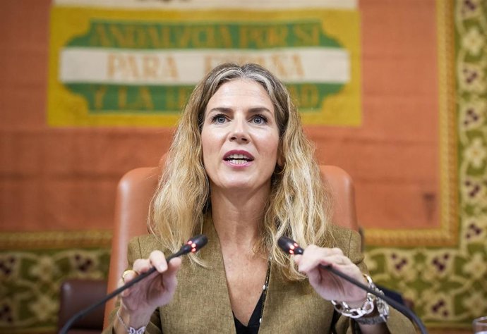 La presidenta del Parlamento de Andalucía, Ana Mestre, preside la segunda sesión del Pleno del Parlamento andaluz. A 22 de octubre de 2026 en Sevilla (Andalucía, España).