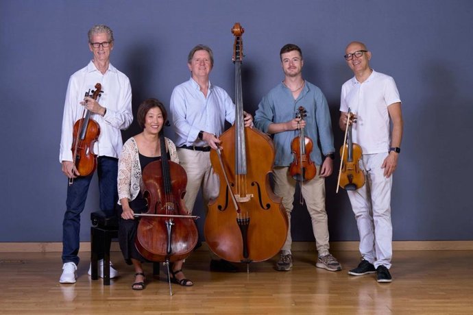 Grupo de cámara formado por cinco profesores de la ROSS.