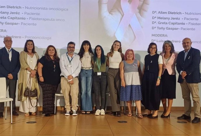 El Hospital Vithas Xanit Internacional y la AECC de Benalmádena abordan la vida después del cáncer de mama