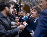Foto: La APM se suma a la FAPE y exige a Milei que respete a los periodistas que le preguntan