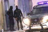 Foto: Detenidos dos activistas tras el registro en Ceuta de dos locales vinculados a una ONG