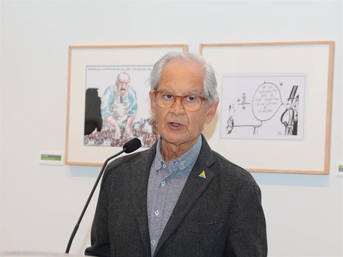 Archivo - El dibujante y humorista gráfico, Andrés Rábago García, conocido como 'El Roto', interviene en la inauguración de la exposición de Chumy Chúmez y el Roto sobre la libertad de expresión, en la Fundación Carlos de Amberes, a 14 de diciembre de 202