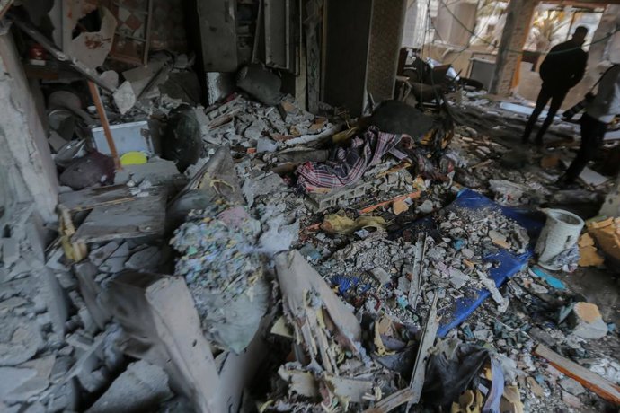 20 de outubro de 2026, Palestina, Gaza: (INT) Dois palestinos morreram em um ataque a um prédio residencial próximo ao Hospital Al-Shifa, em Gaza... 20 DE OUTUBRO DE 2026, Gaza, Palestina: Dois palestinos morreram em um ataque que teve como alvo um prédio