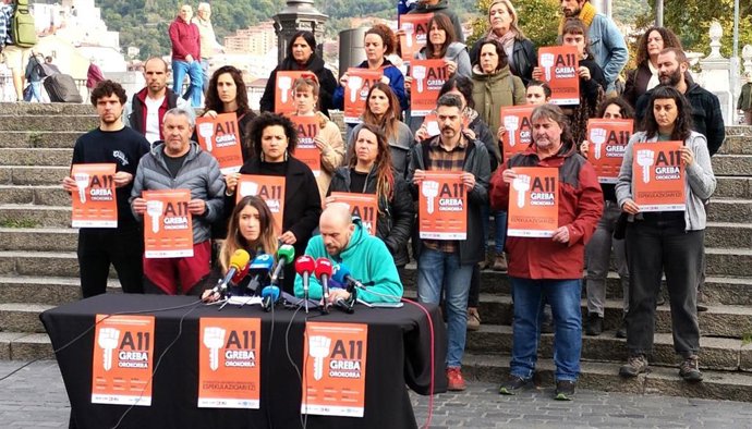 Representantes de ELA, LAB, ESK, Steilas, Etxalde, Hiru y colectivos de vivienda anuncian en Bilbao sus movilizaciones para el 11N