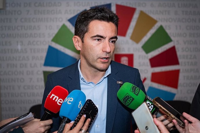 El secretario general del PSOE de Cantabria, Pedro Casares