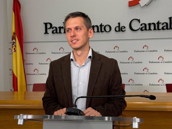 El portavoz del Grupo Parlamentario Socialista, Mario Iglesias