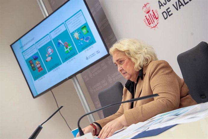 La primera teniente de alcalde de València y concejal de Hacienda y Presupuestos en la ciudad, María José Ferrer San Segundo, durante la presentación del presupuesto del Ayuntamiento para 2027.